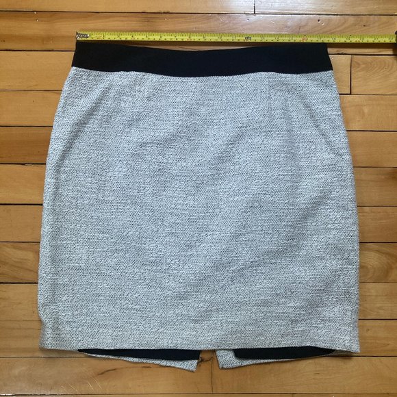 Banana Republic tweed pencil skirt - Picture 2 of 6